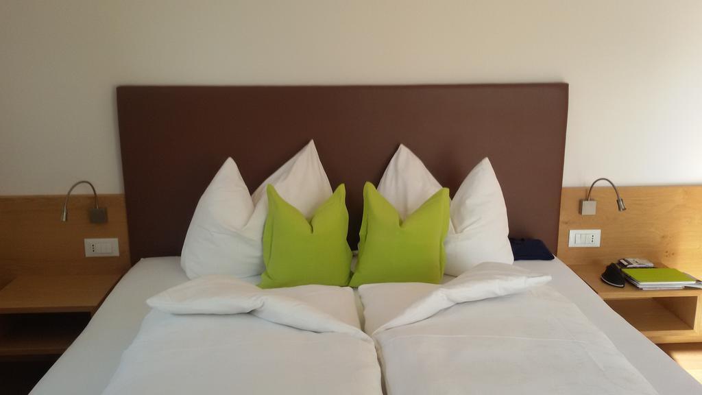 Garni Raffein Hotel Лана Екстериор снимка